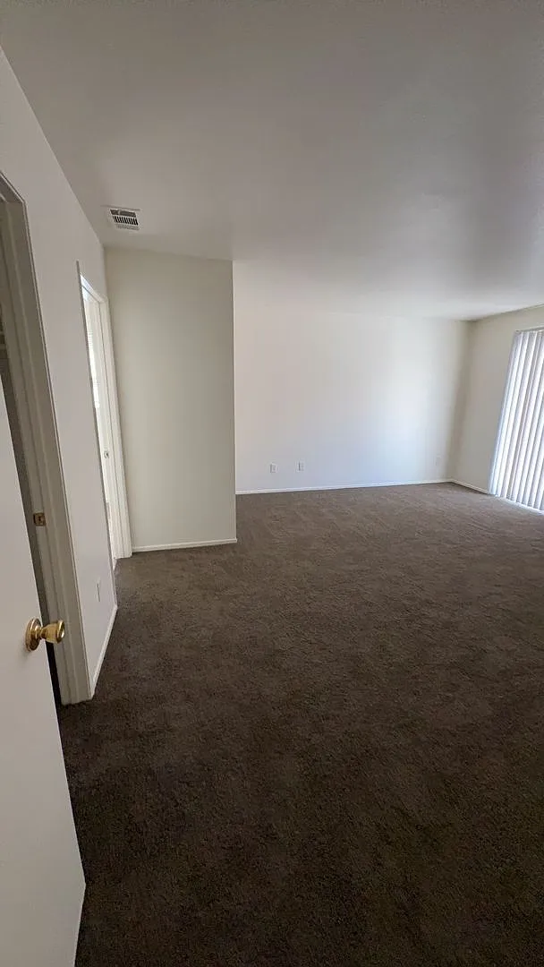 3 Bedroom Adelanto Home — Photo 4