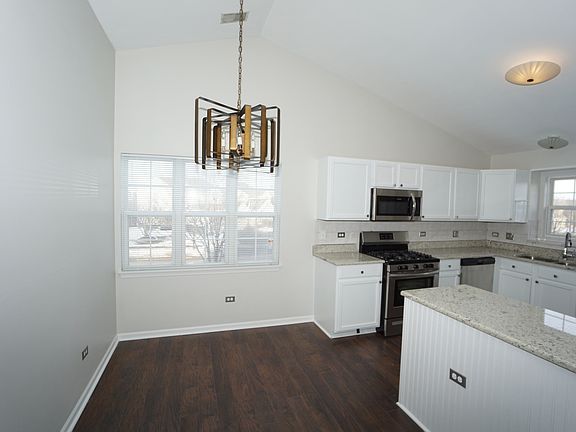4th image of 2527 Sheehan Dr #201