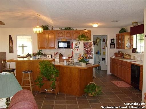 5th image of 220 N Tasajillo