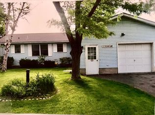 8994 Beach Rd, Brewerton, NY 13029