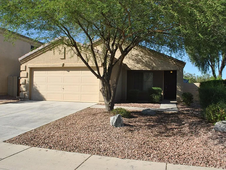 17552 W Watson Ln — Photo 1