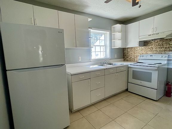 5th image of 708 W Henderson Dr