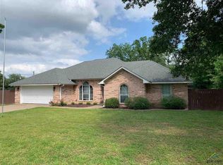 114 William Dr, Lindale, TX 75771