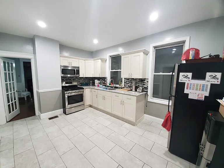 742 Van Buren Ave #1 — Photo 5