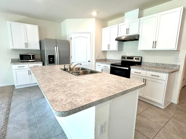709 Versailles Ln — Photo 25