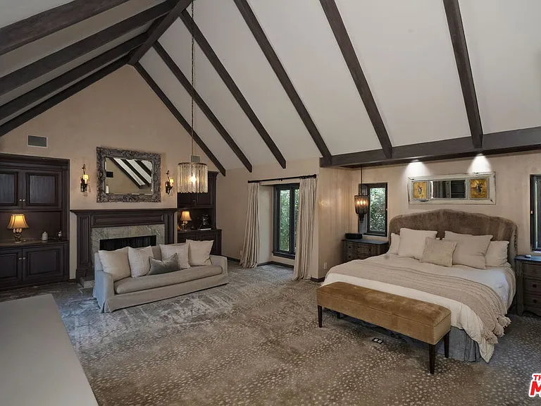 575 N Beverly Glen Blvd — Photo 20