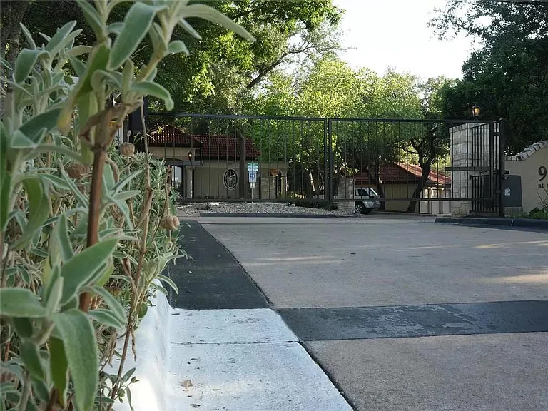 9525 N Capital Of Texas Hwy #422 — Photo 16