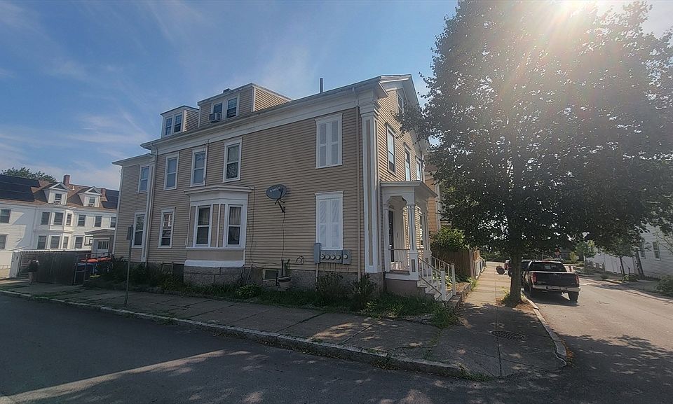 2nd image of 65 Hillman St