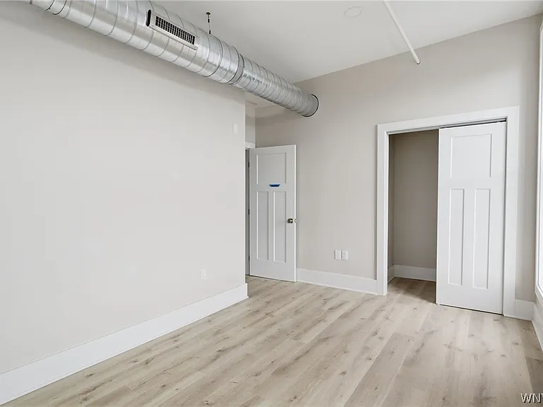 136 Seneca St — Photo 25