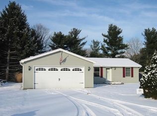 19077 Oak St, New Paris, IN 46553