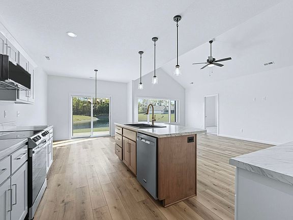 3rd image of 15366 Brimwillow Dr