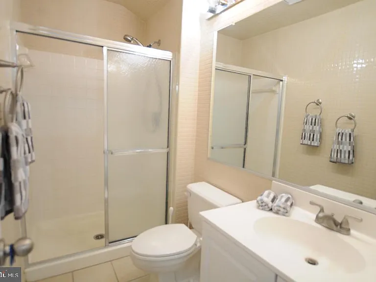 12205 Fairfield House Dr #611B — Photo 22