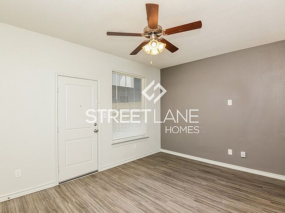 3rd image of 3411 Heritage Ln