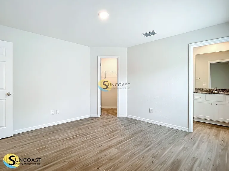 10476 Pendleton Ave — Photo 17