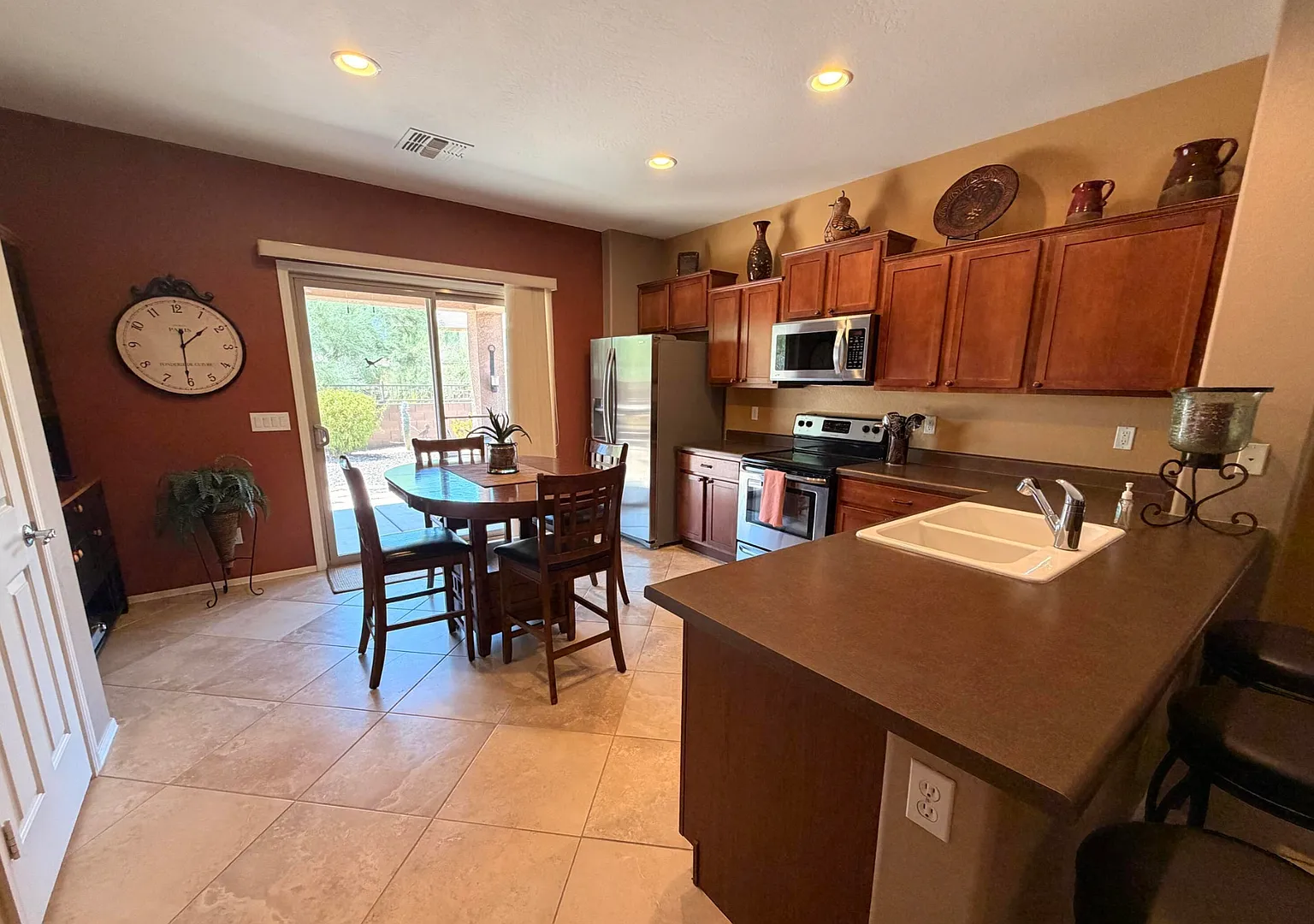 2 Bed 2 Bath Seasonal Rental in Anthem at Merrill Ranch! — Photo 3