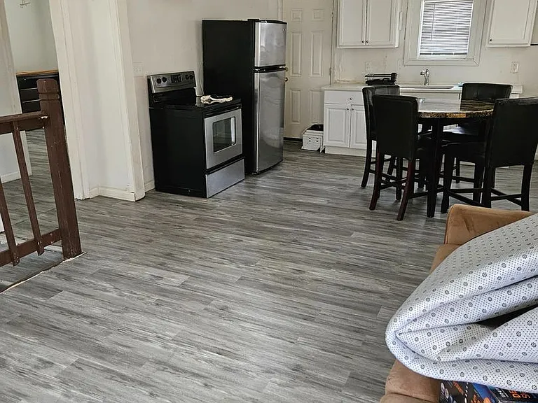 240 Whitaker Cir NW — Photo 2