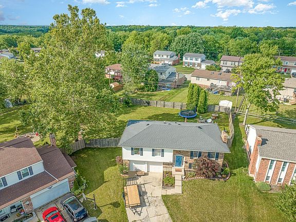 4th image of 11936 Briarfield Ct