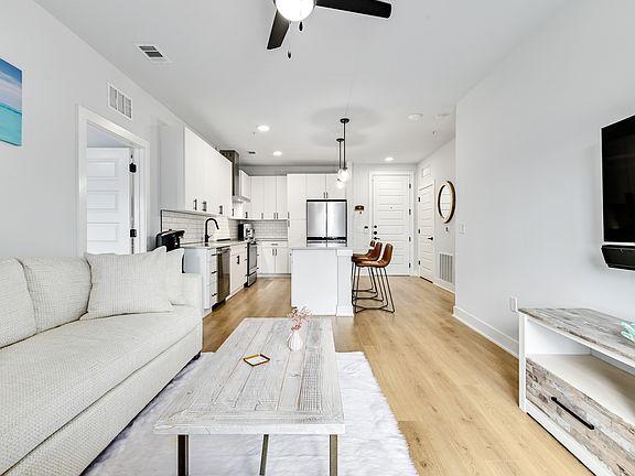 5th image of 3101 Govalle Ave Suite 301