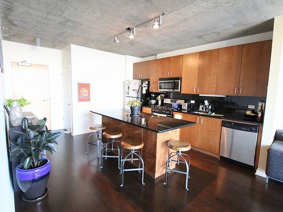 2nd image of 611 S Wells St #1609
