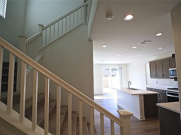 5th image of 23200 W Canterbury Way