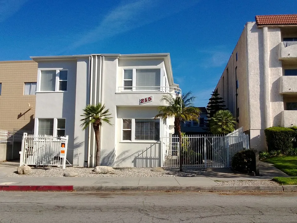 215 W Lomita Ave