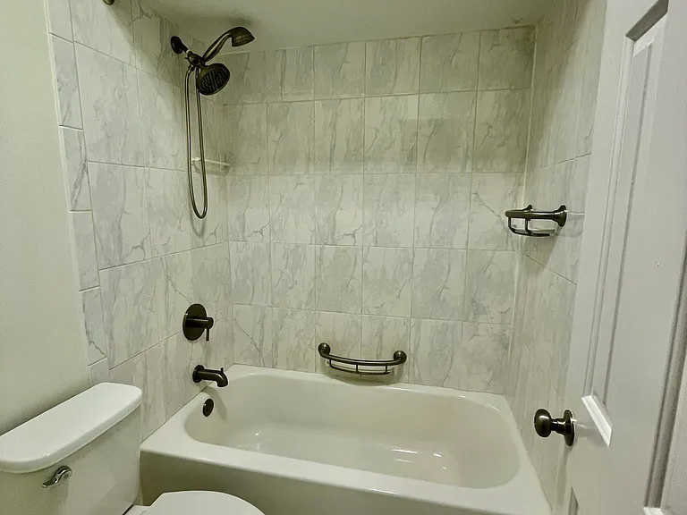 1891 River Glen Cv — Photo 10
