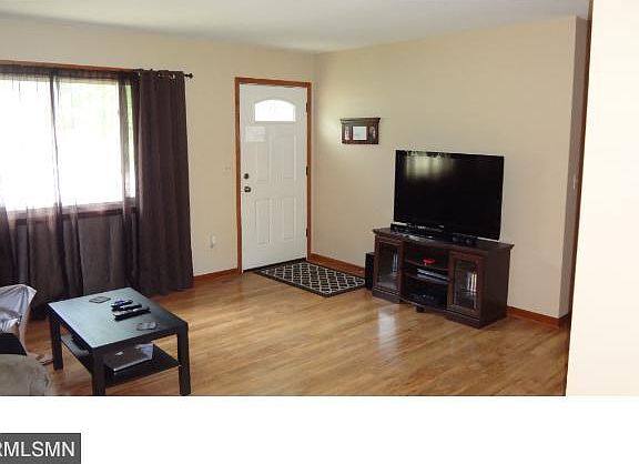 5th image of 204 Highwood Dr