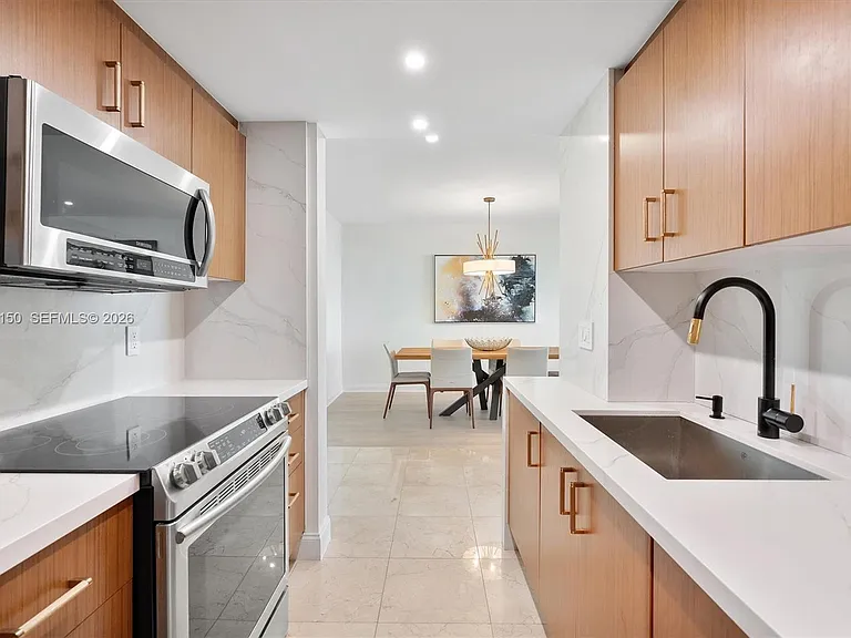 10275 Collins Ave #1530 — Photo 8