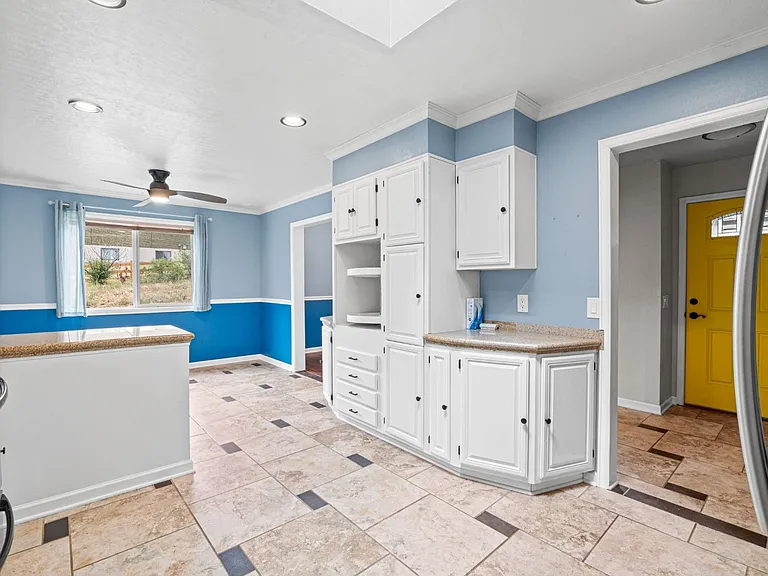 8822 S Balsam St — Photo 13