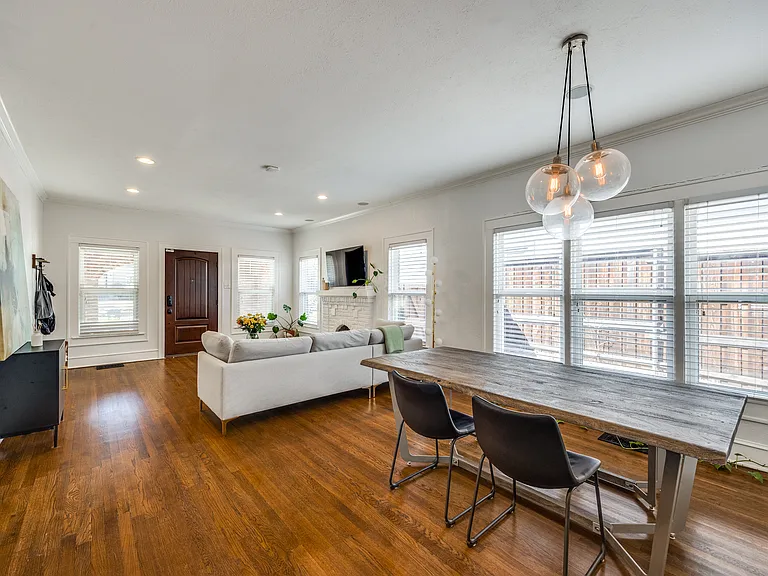 6915 Clayton Ave — Photo 4