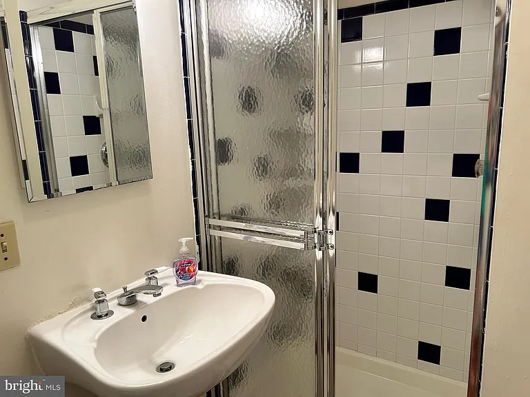 812 Woodside Pkwy — Photo 19