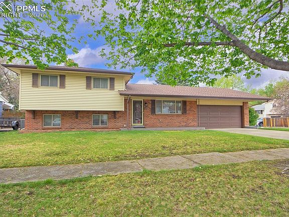 2nd image of 1126 Moffat Cir