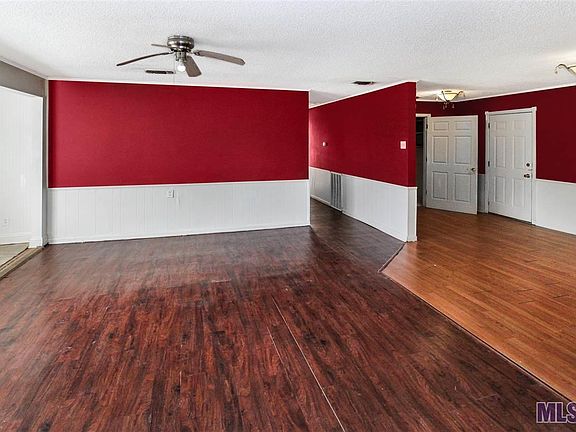 4th image of 19905 Aydell Ln