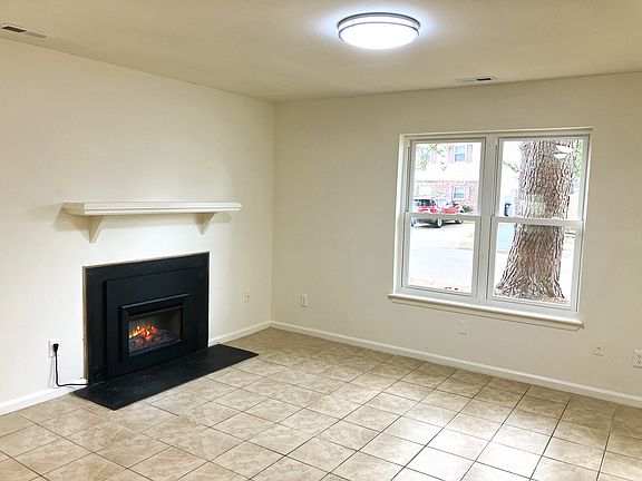 4th image of 877 Westminster Ln