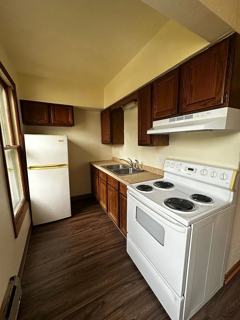 233 N. Washington St. — Photo 4