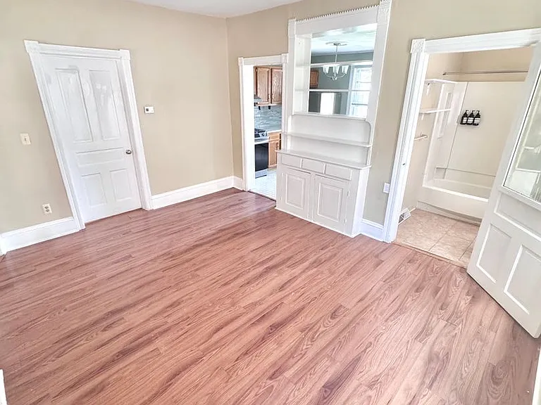 229 E Union Blvd — Photo 29