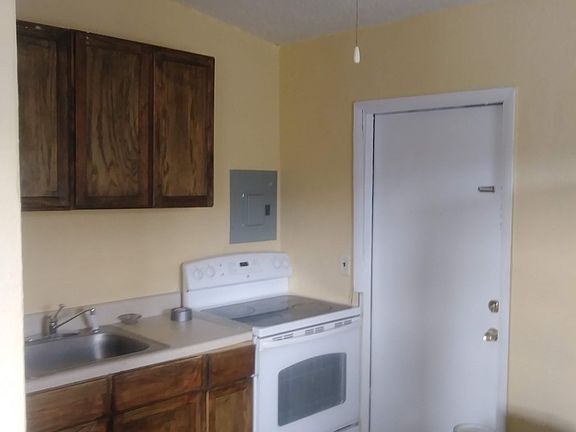 4th image of 274 NW 30th Ave