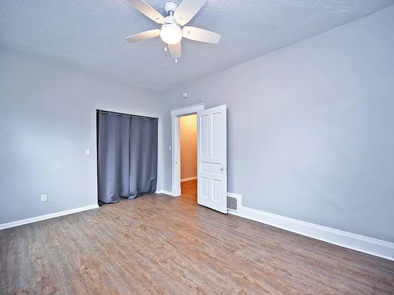 2709 Griffiths Ave — Photo 23