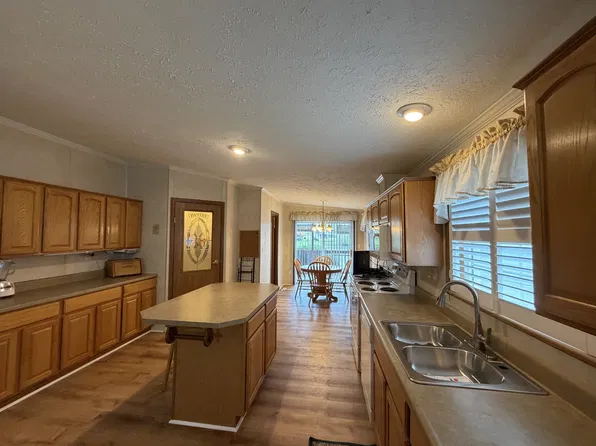 29103 Meadow Ln #231, Rockwood, MI 48173