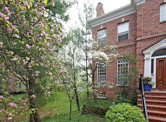 Common green space is your "neighbor on the east."