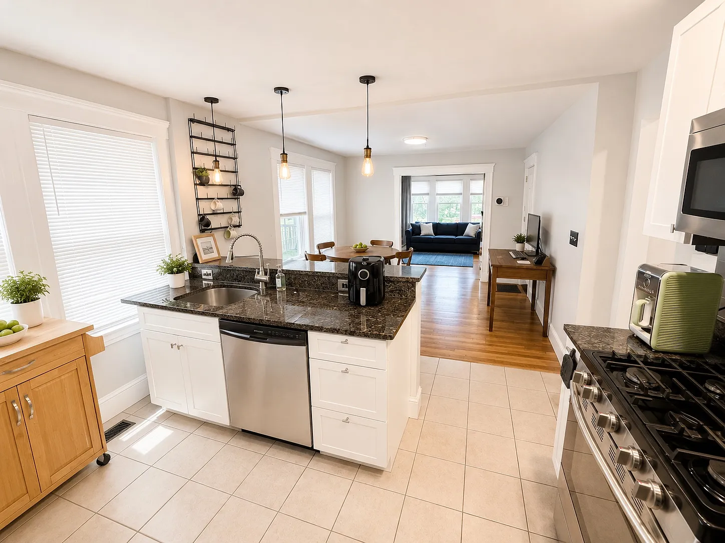 2 bed, 807 sqft, $3,250 — Photo 4