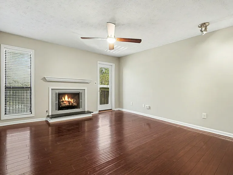 918 Dunbar Dr — Photo 3