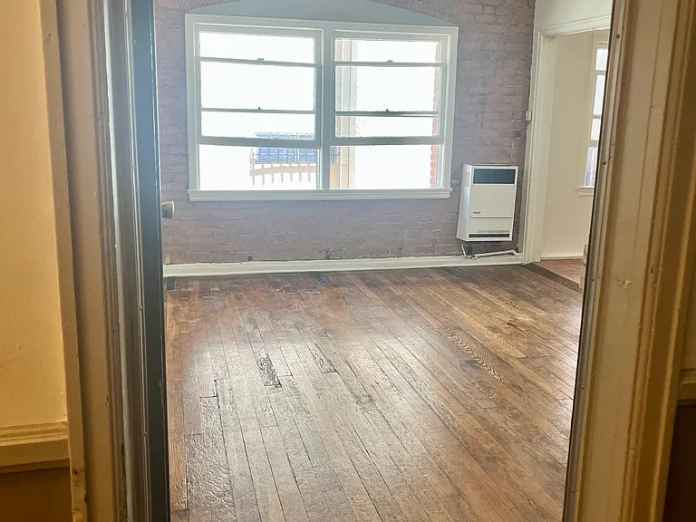 554 S Hobart Blvd #203 — Photo 15