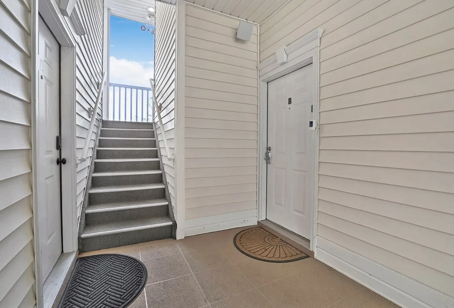 2 bed, 801 sqft, $1,500 — Photo 2