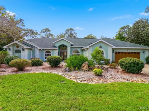 24 Livingstone Daisy Ct, Homosassa, FL 34446