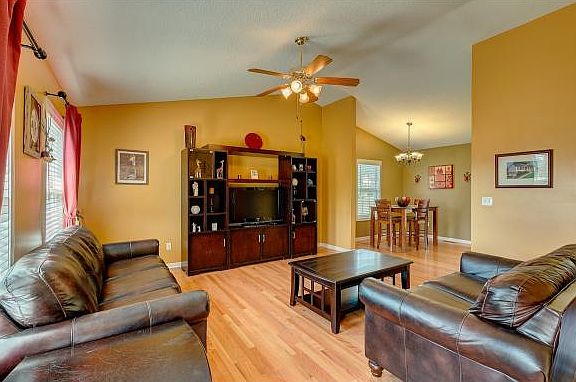 5th image of 266 Mockingbird Pl