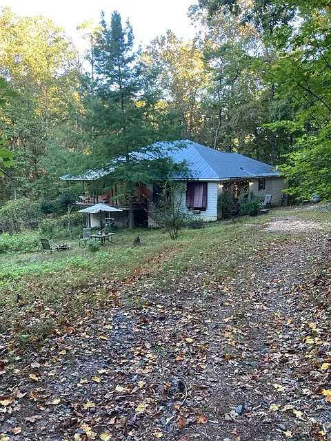 3 bed, 1500 sqft, $950 — Photo 1