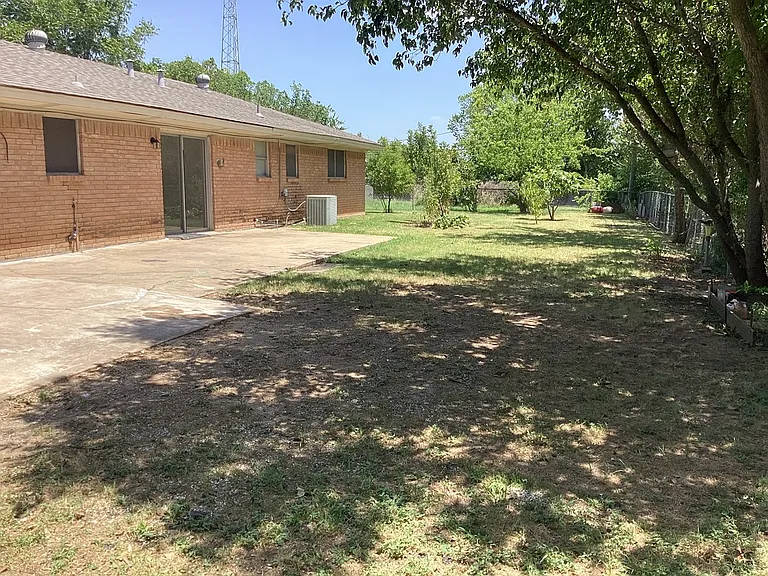 155 Chateau Dr — Photo 11