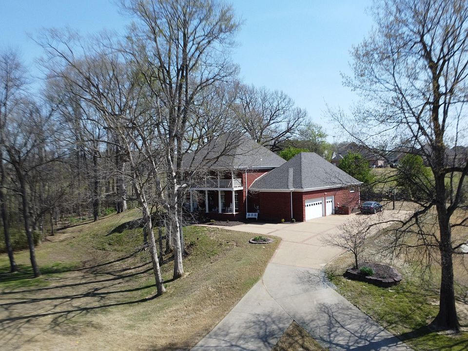 1st image of 1870 Club House Dr