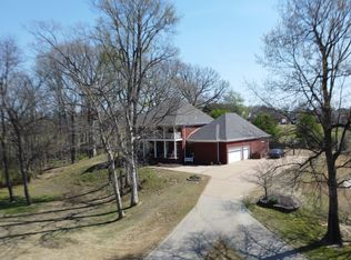 1870 Club House Dr, Dyersburg, TN 38024